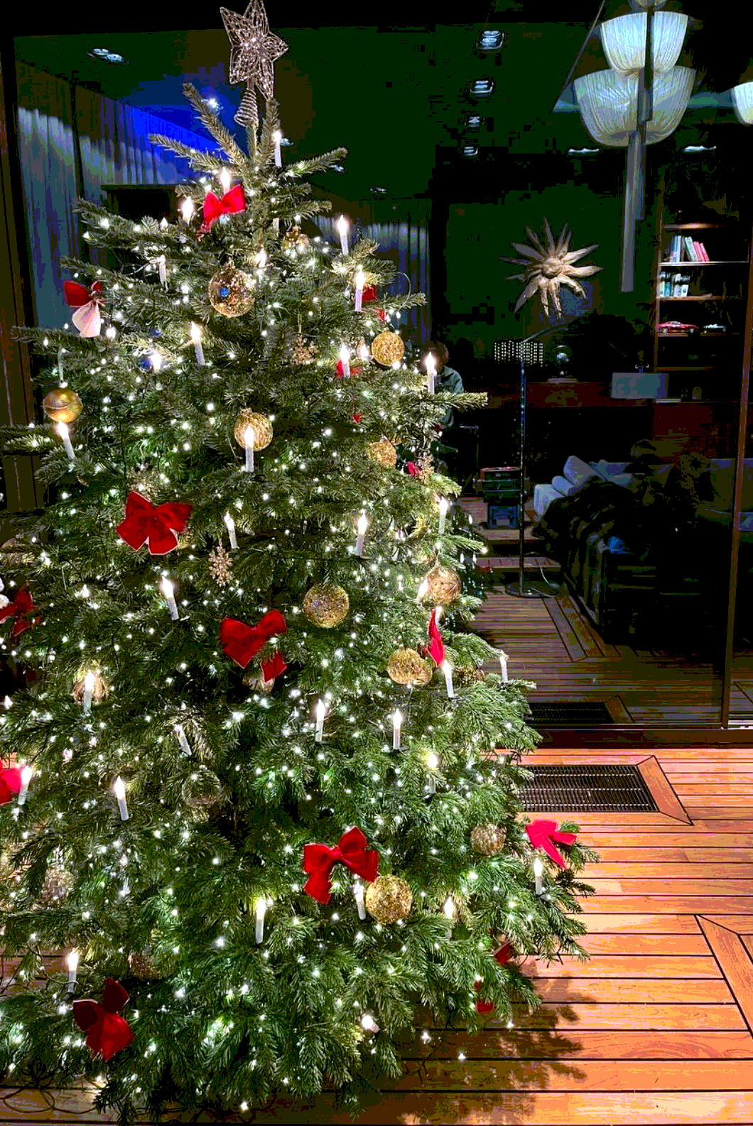 как украшать елку на 2026 год, как нарядить елку на новый год 2026, агентств, специализирующихся на новогоднем декоре