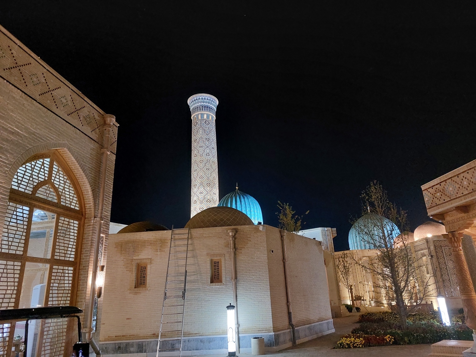 Улетим на выходной в Самарканд и Бухару!