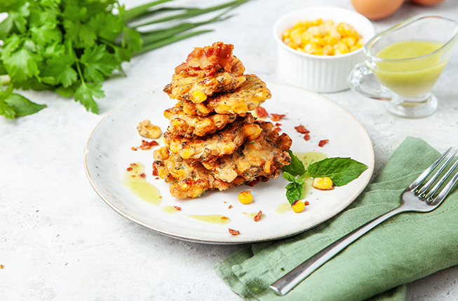 Кукурузные оладьи с беконом