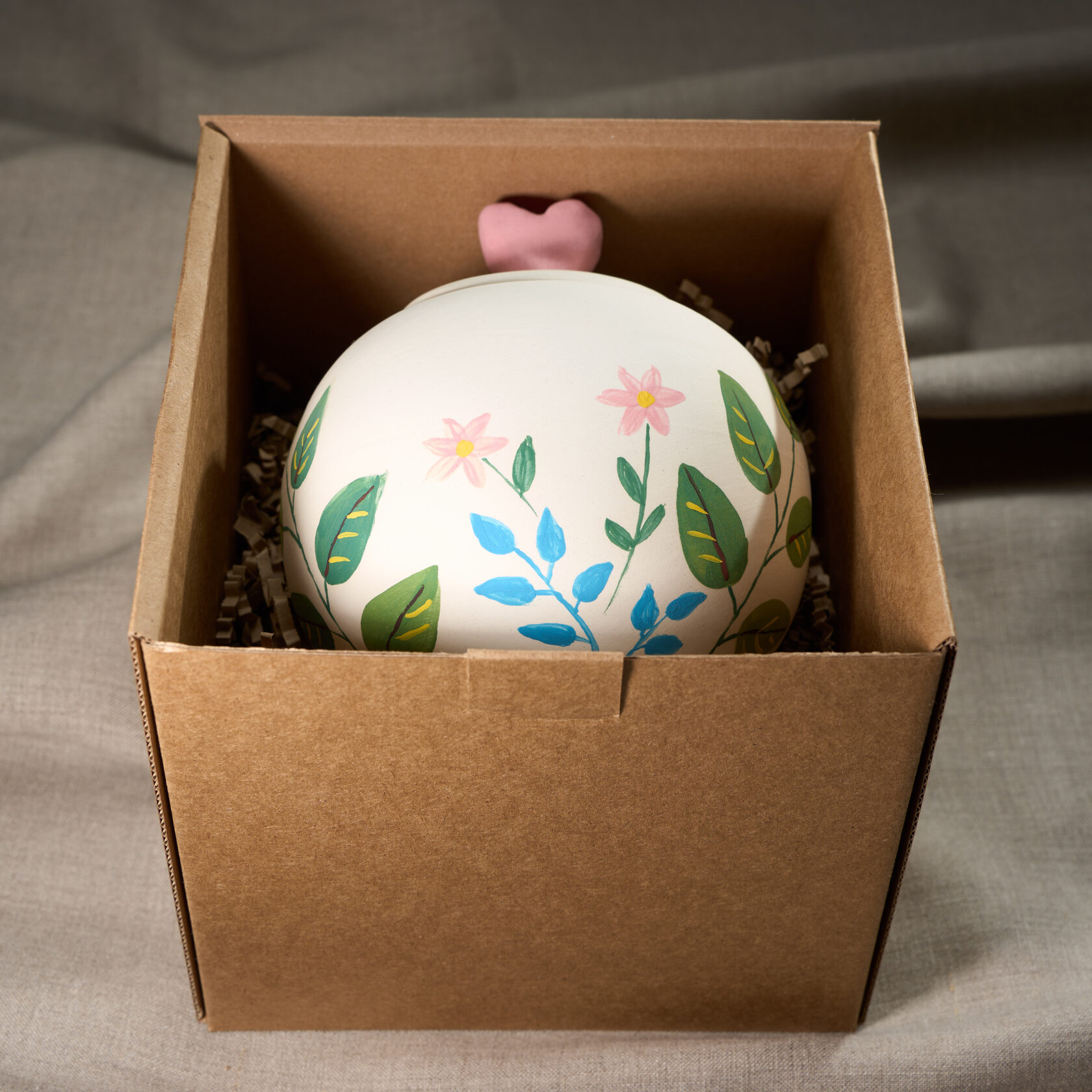 урна для праха собаки в упаковке выполненная на заказ