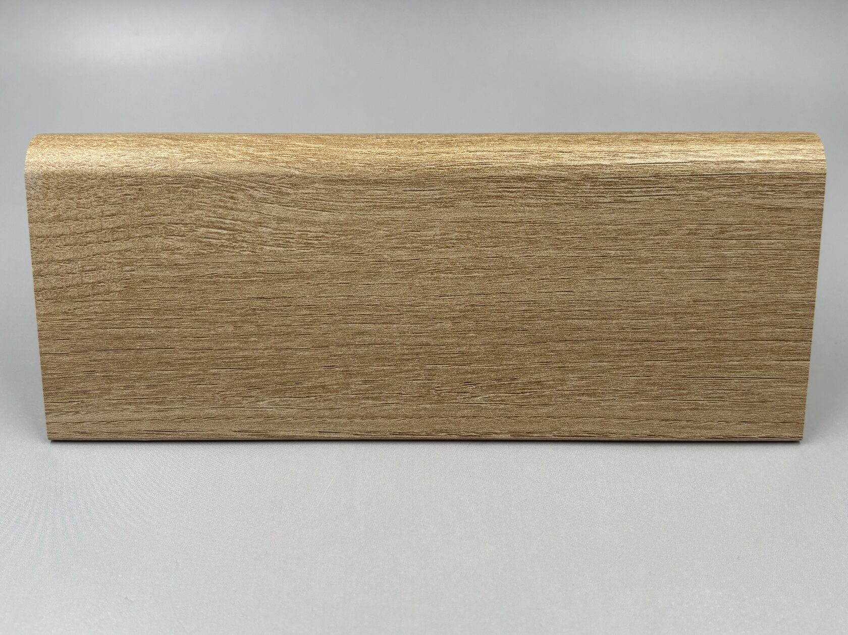 Плинтус МДФ под дерево, под дуб для ламината и паркета в Санкт-Петербурге (СПб)