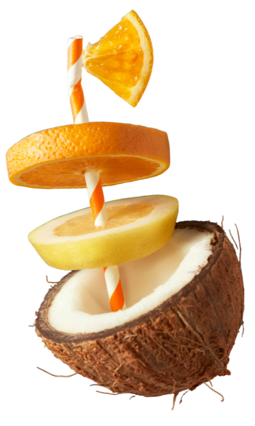 Кокос, апельсин и лимон, тропический коктейль с трубочкой