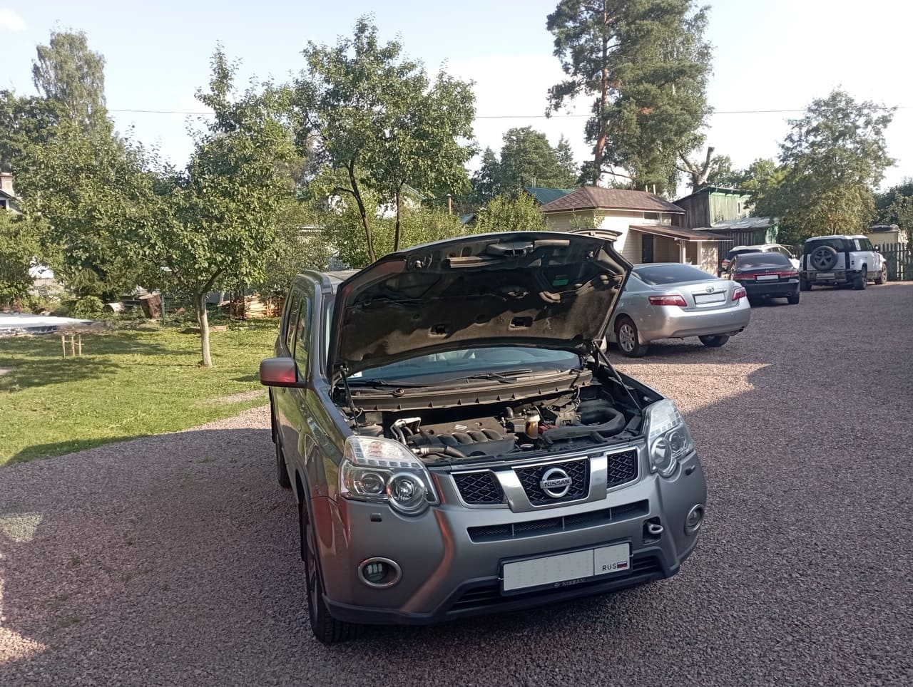 Подкурили аккумулятор Nissan X-Trail, на Приморском шоссе в Приморском районе Санкт-Петербурга
