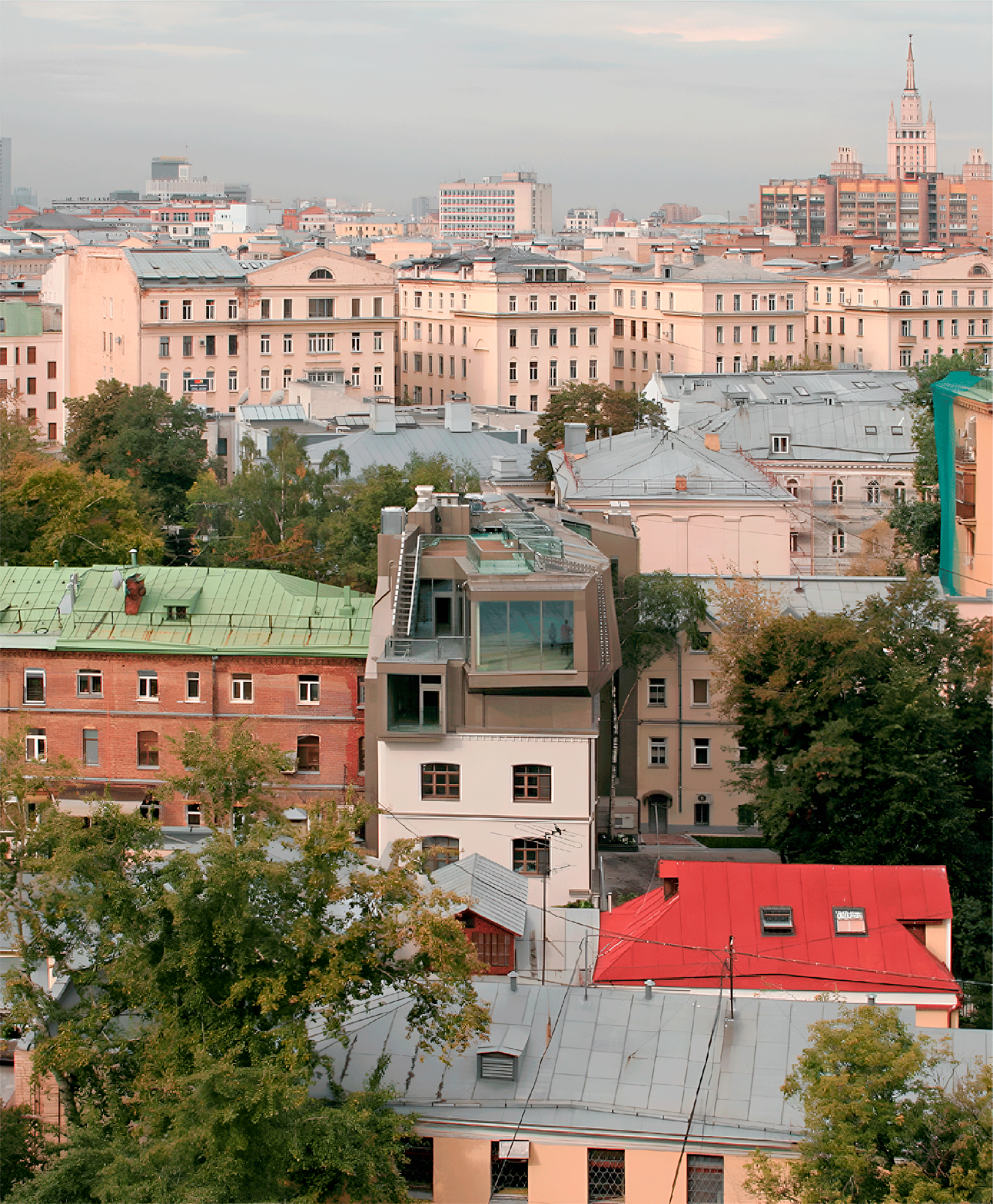 Reconstruction of an Apartment House in Kislovsky Lane