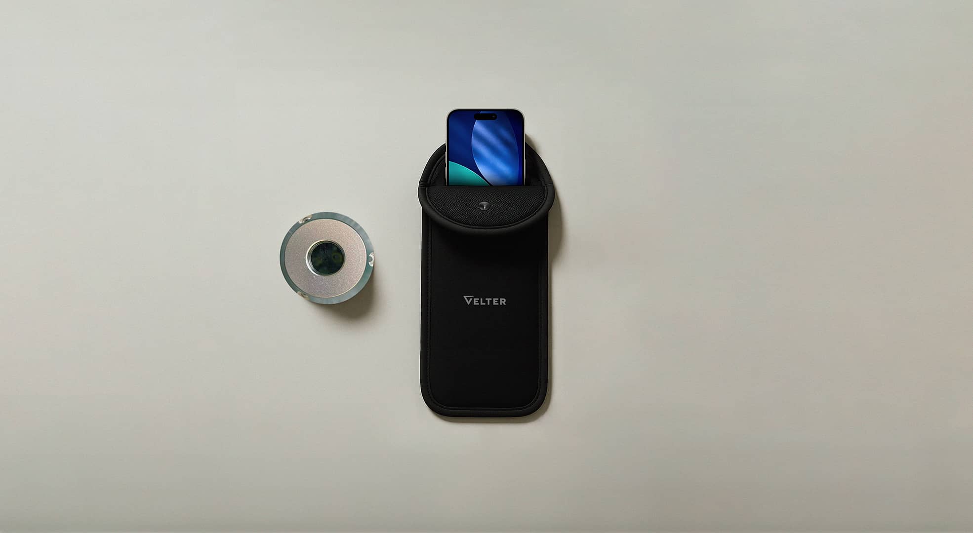 Чехол Фарадея (экранирующий чехол) для школ и образовательных учреждений. Чехол-локер для школ. Чехол Фарадея на магнитном замке