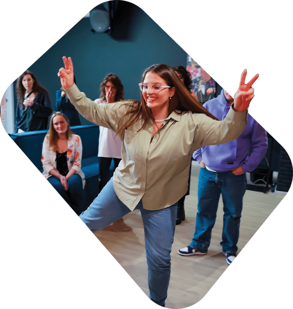 Шоу игра в студии в Москве - «Шоу Два Дивана»