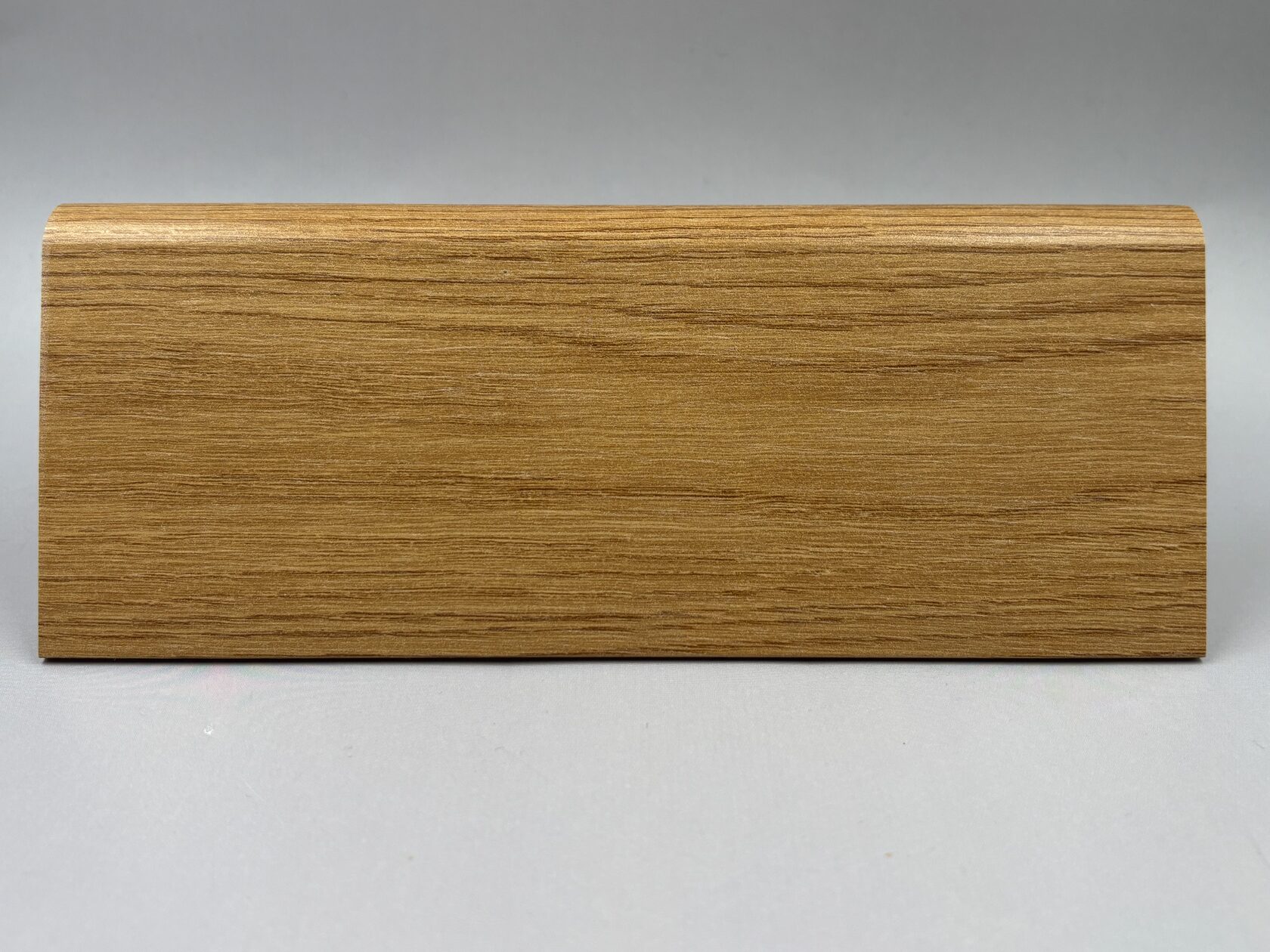 Плинтус МДФ под дерево, под дуб для ламината и паркета в Санкт-Петербурге (СПб)