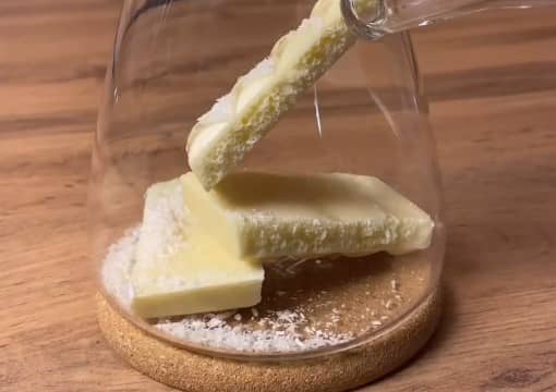 Приготовление горячего белого шоколада: шаг 1