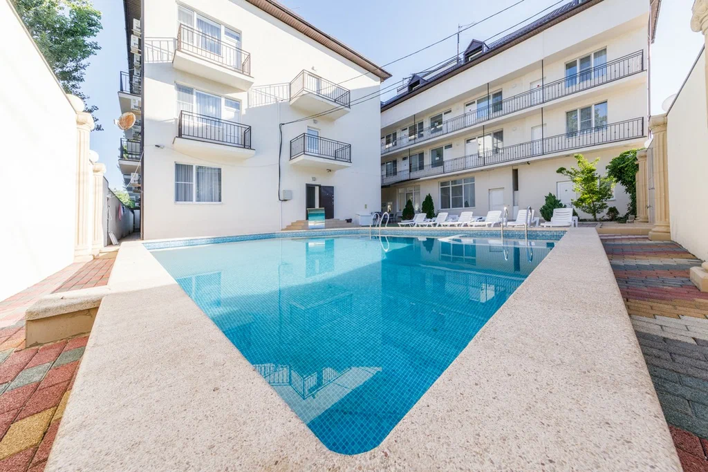 отель "Белая Лилия"