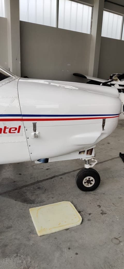 Ремонт и покраска капотов самолета Piper PA-28 Cherokee