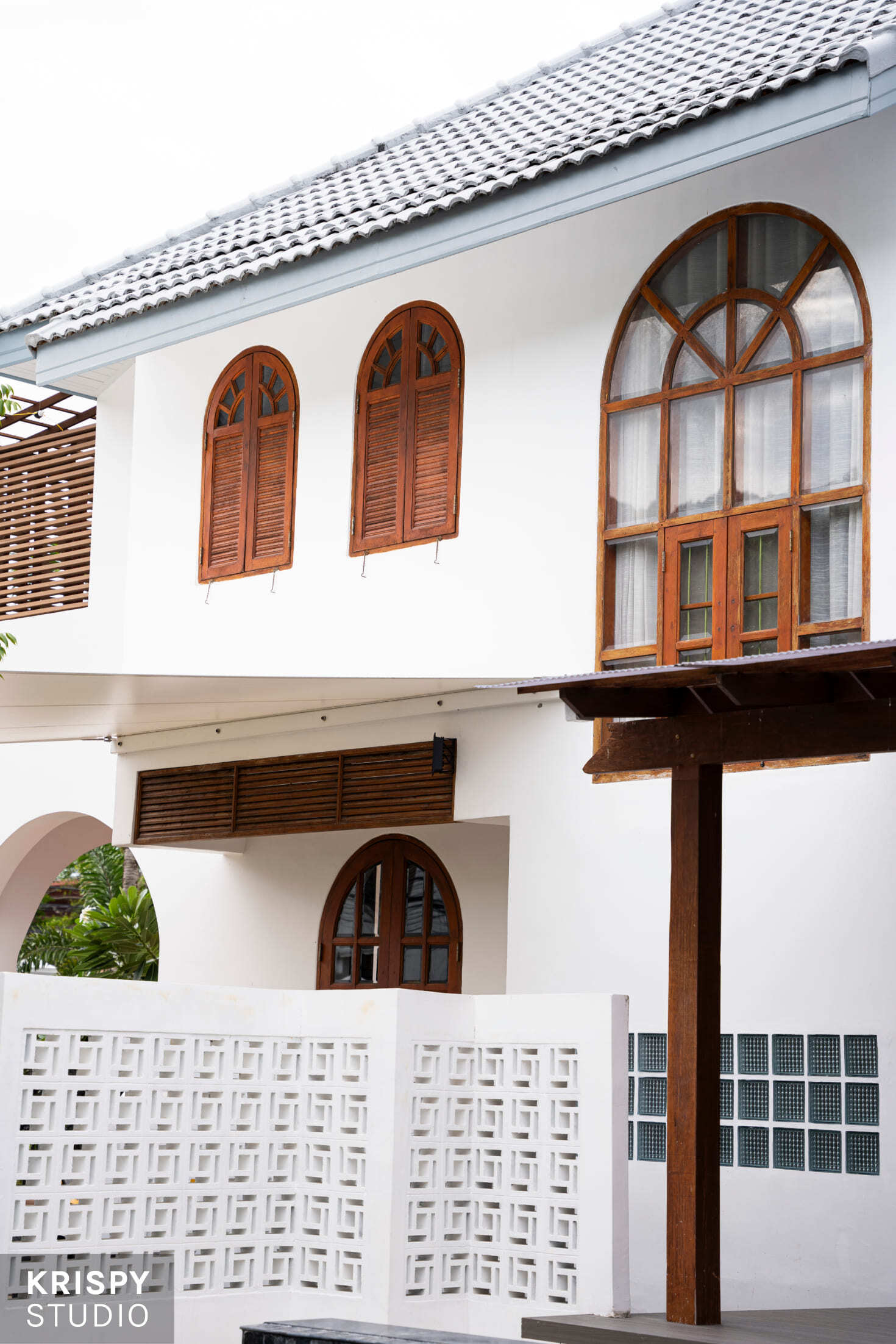 Женский променад на вилле, выездная фотосессия