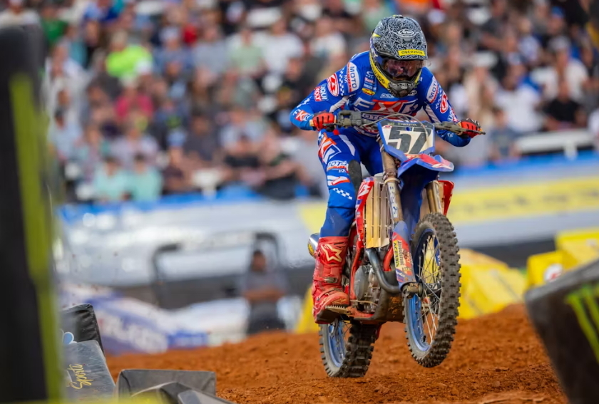 Beta USA продлевает контракт с Бенни Блоссом