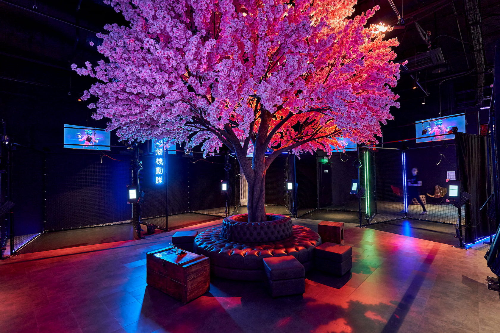 Unreal place. Unreal palace ривьера. Unreal place трц «ривьера». Клуб place в москве- москве. Москва нижний сусальный переулок 5.