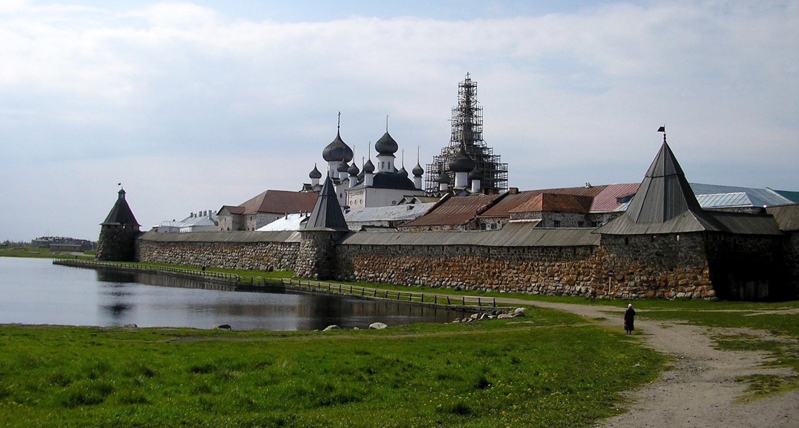 Соловецкий монастырь на берегу Белого моря