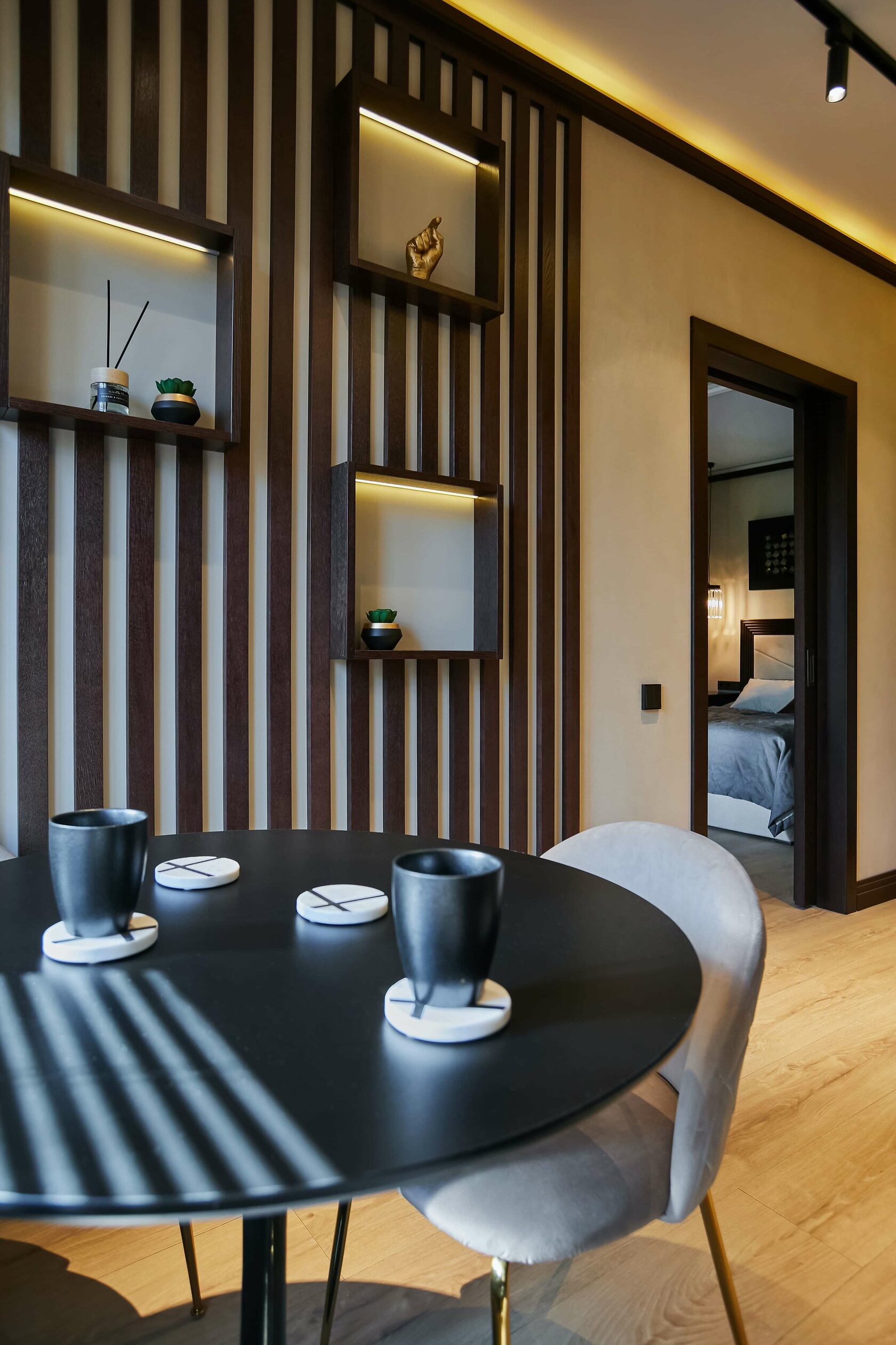 Проспект Мира - Дизайн интерьера кухня, стол, стул, полки