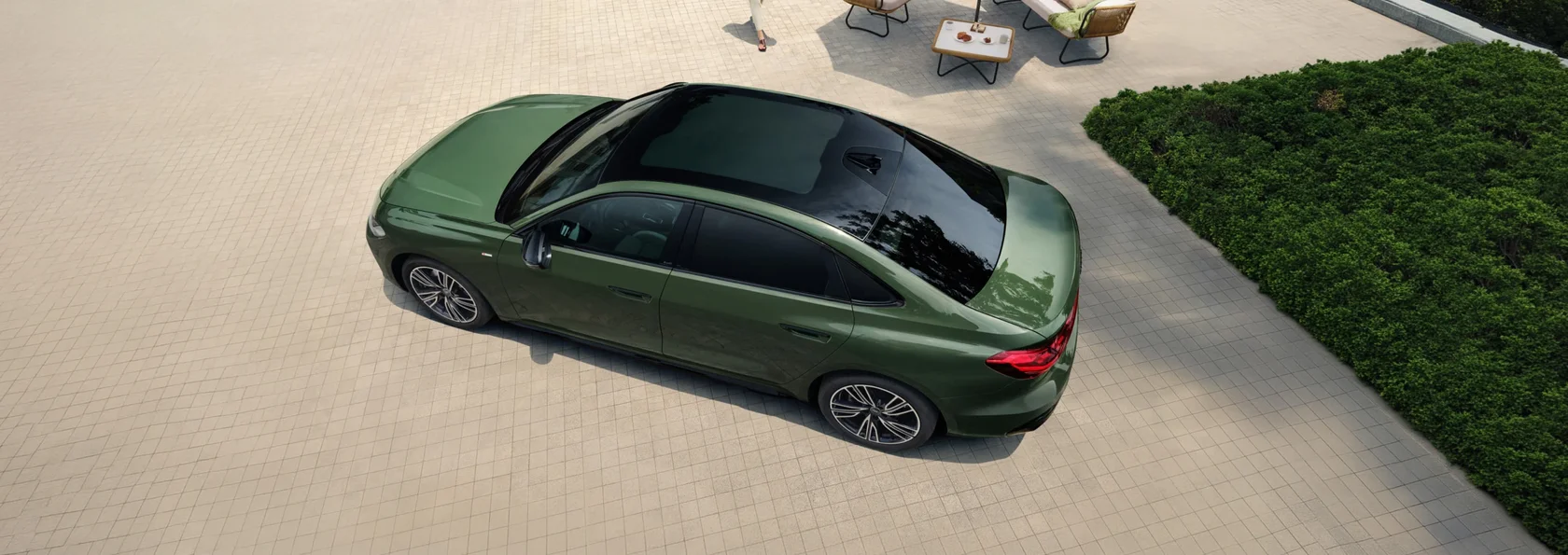Audi A5L на городской улице