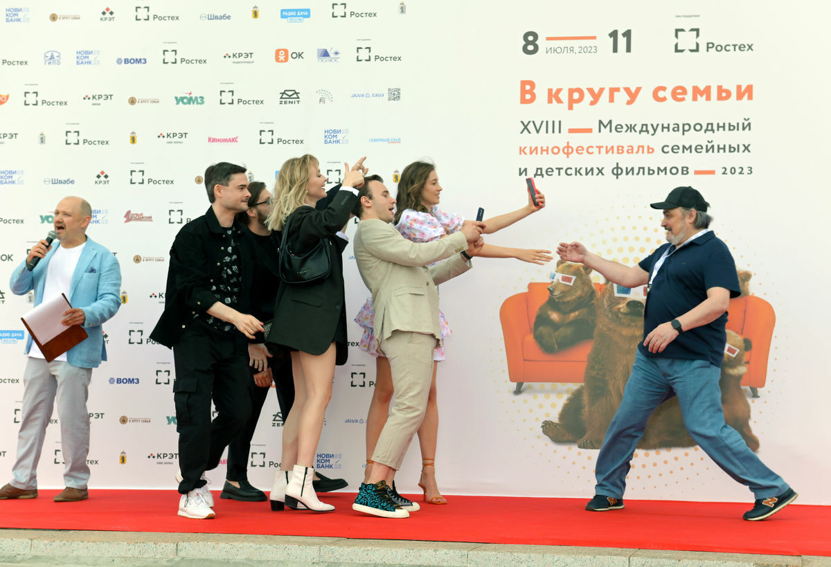 Что случилось с семьей 2024. Что случилось с семьей 2024. Что случилось с семьей 2024. Семья логотип. Что случилось с семьей 2024.