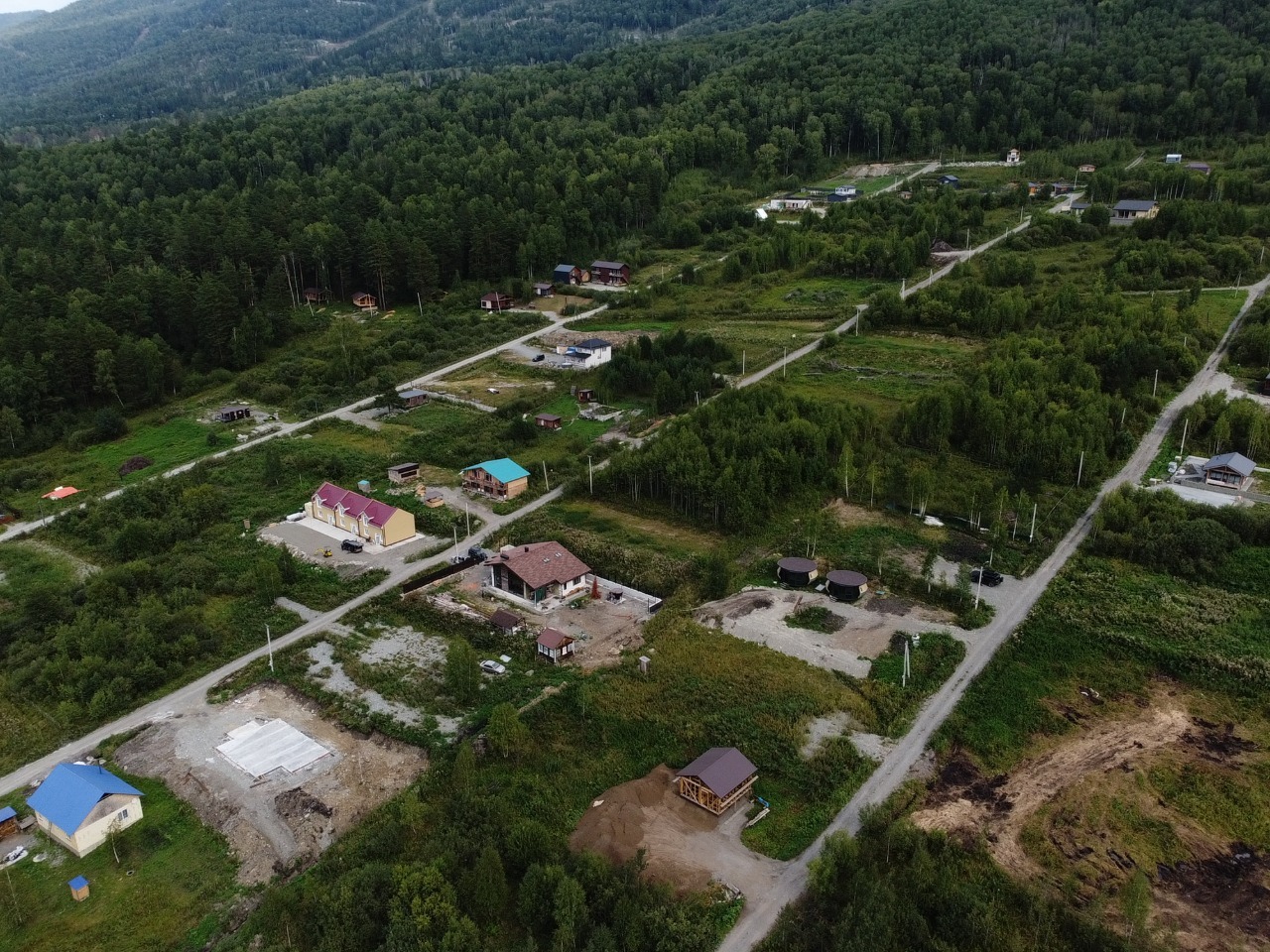 Земельная территория и окружающая застройка Озёрного