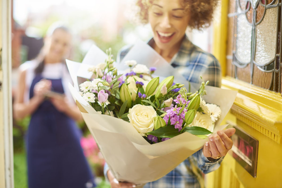 Хотите, чтобы в вашем магазине всегда был широкий выбор свежих и качественных цветов? Компания GFG готова это гарантировать