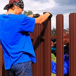 Монтаж штакетника