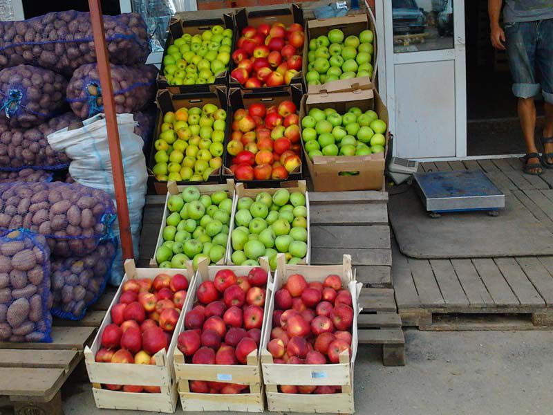 Куплю овощи краснодар. Рынок в Великовечном Краснодарский край. Оптовый рынок овощей и фруктов. Оптовый овощной рынок. Краснодарский овощной оптовый рынок.