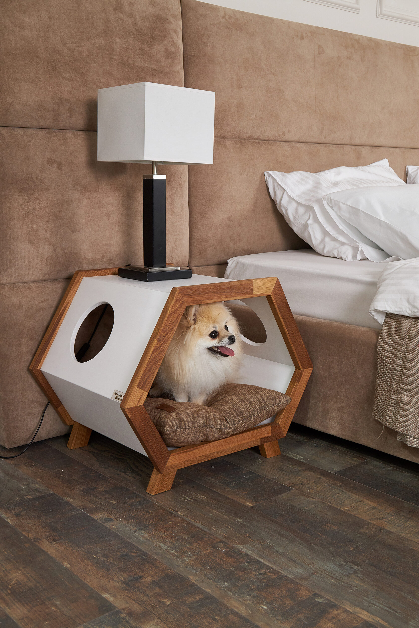 Подставка для собак для кровати