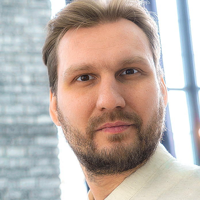 Денис Малинов – основатель международной школы йоги Yoga Core