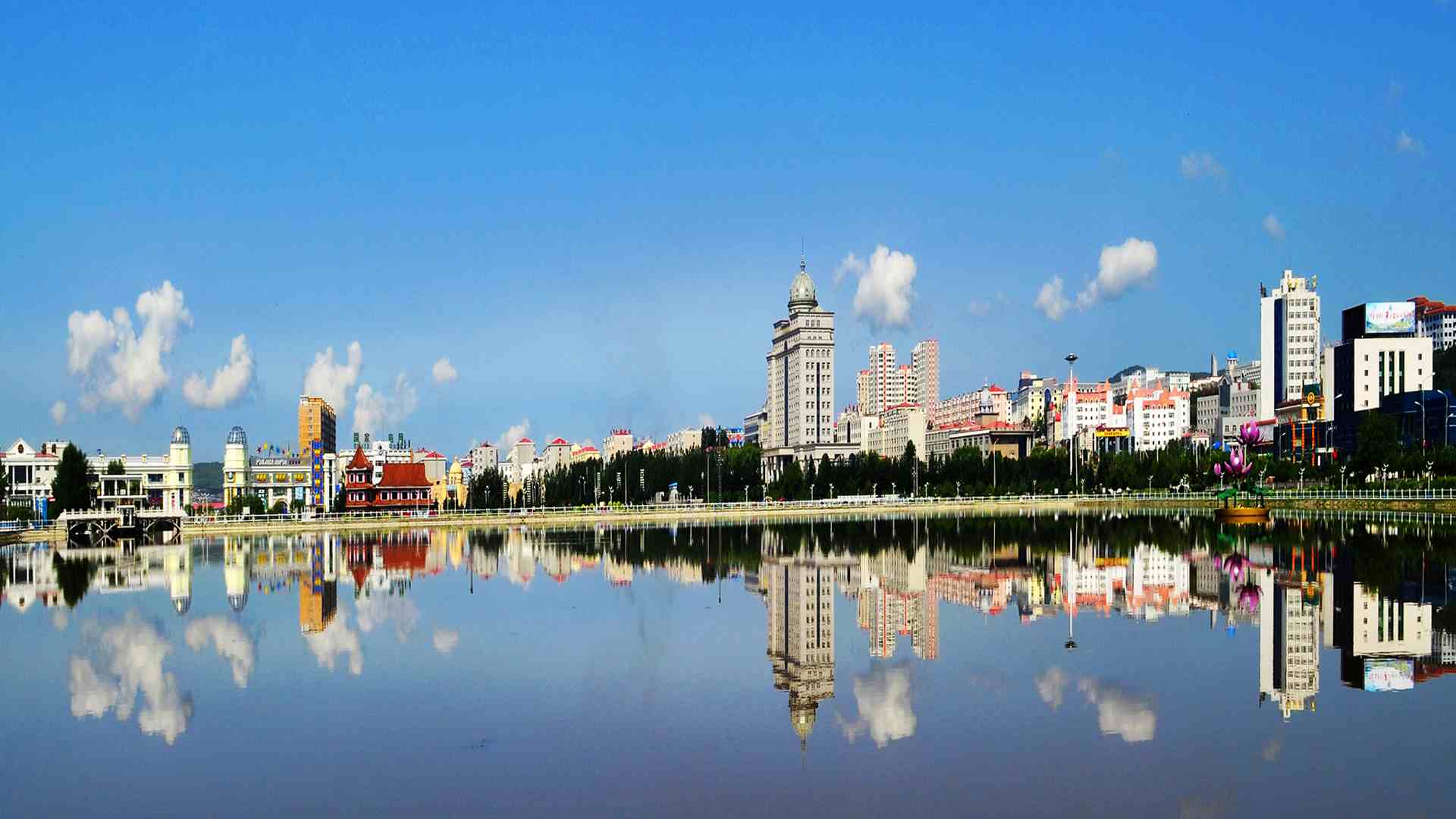 Суйфэньхэ. Суйфэньхэ, Хэйлунцзян. Город Суйфэньхэ. Суйфэньхэ парк. Город Суйфэньхэ в Китае.