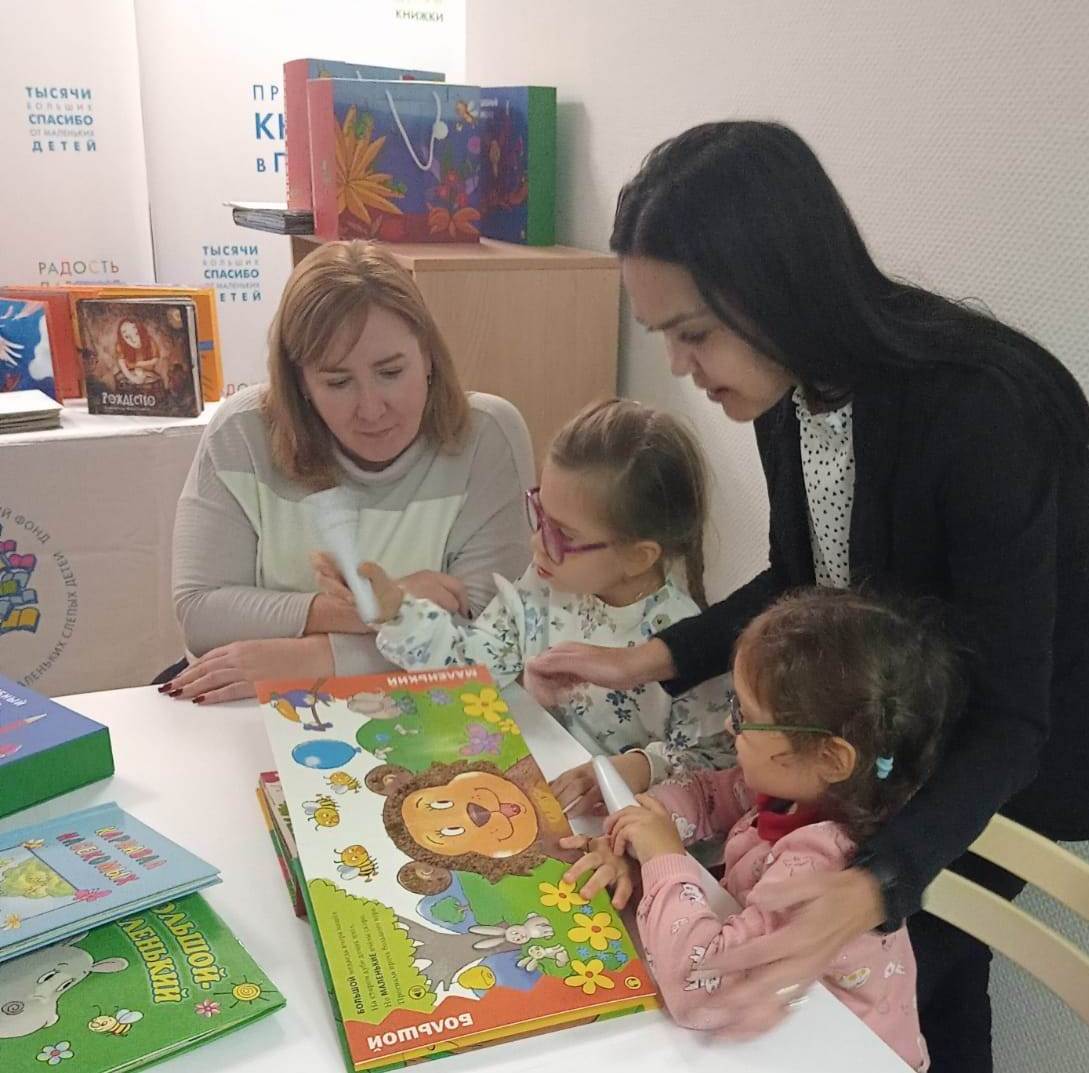 показала пизду детям На благотворительном фестивале «Твои таланты так нужны планете» в БГУКИ  выступили слабослышащие ребята