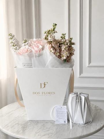 Букеты в фирменной коробке-переноске Dos Flores