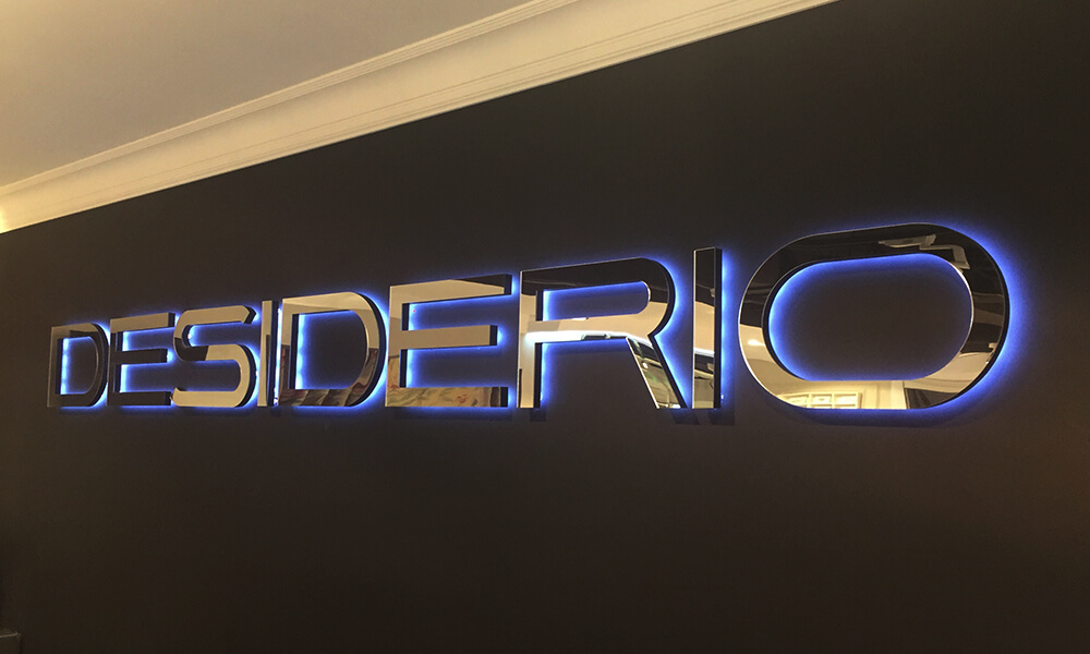 Световые буквы из металла для магазина мебели