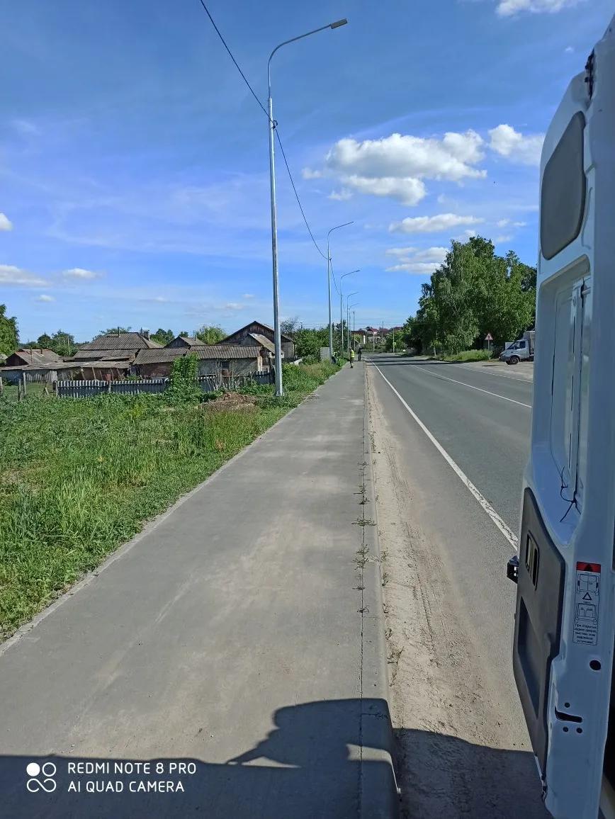 Установленные опоры уличного освещения в Балтае
