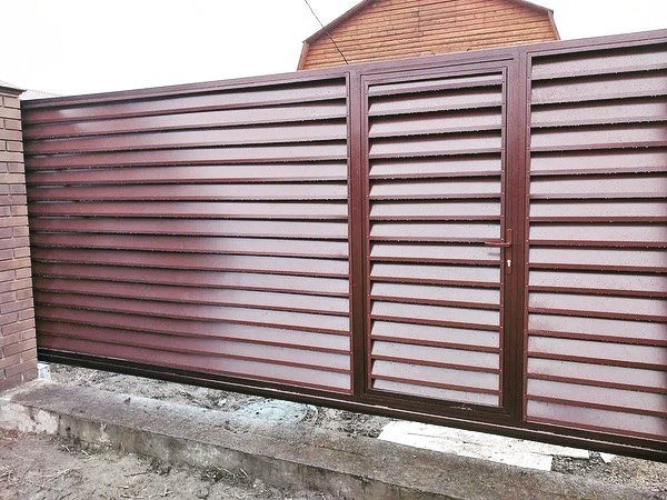 Ворота откатные жалюзи под ключ в Иркутске.