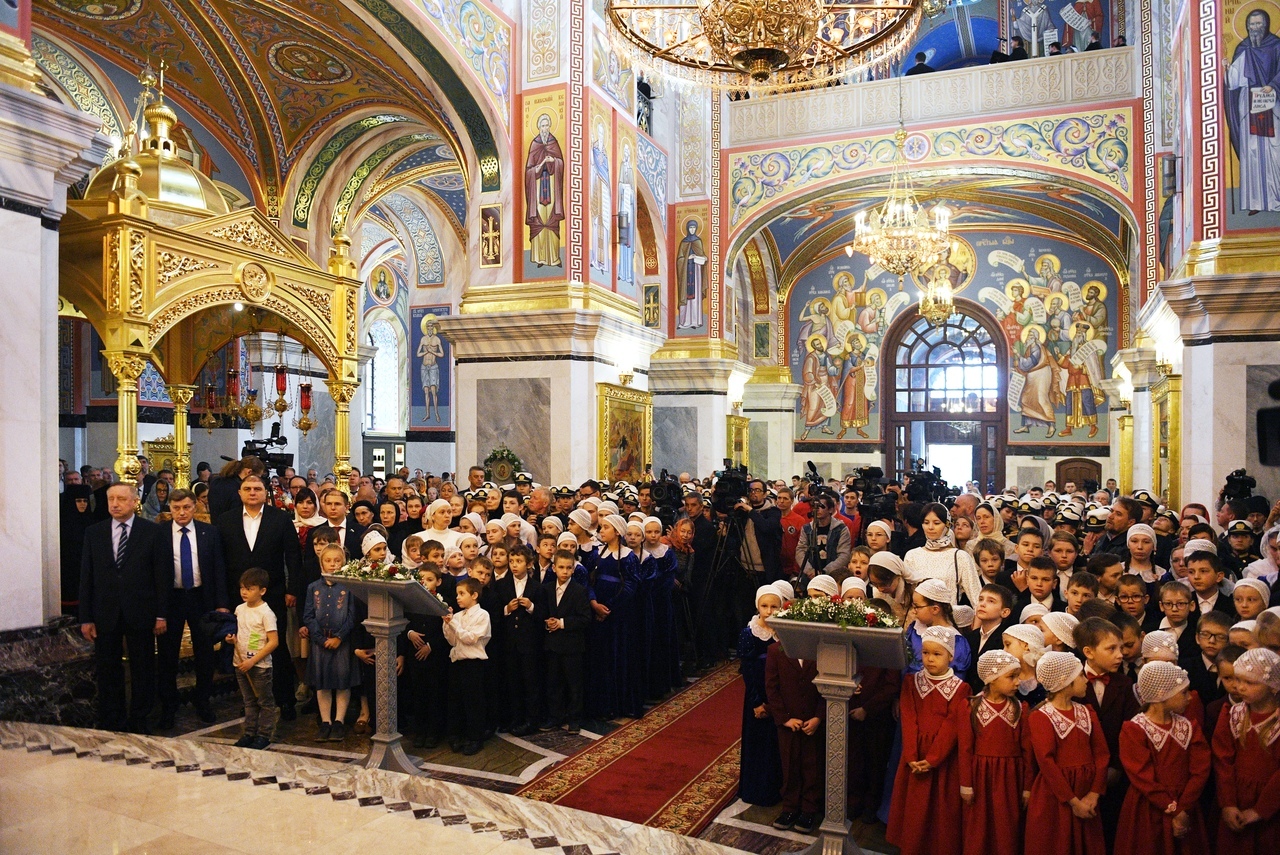 Освящение храма в санкт петербурге. Освященный собор. Освященный собор кто входит. Освященный собор это определение.