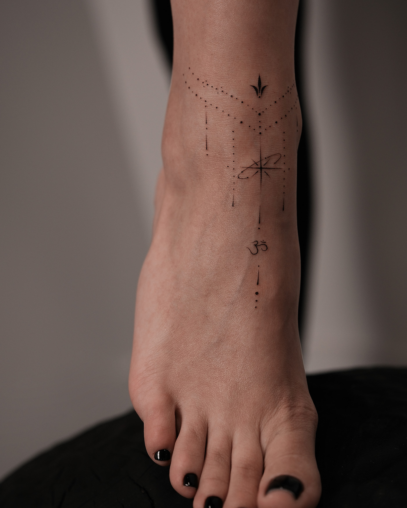 Fine line тату, рисунок 12 см