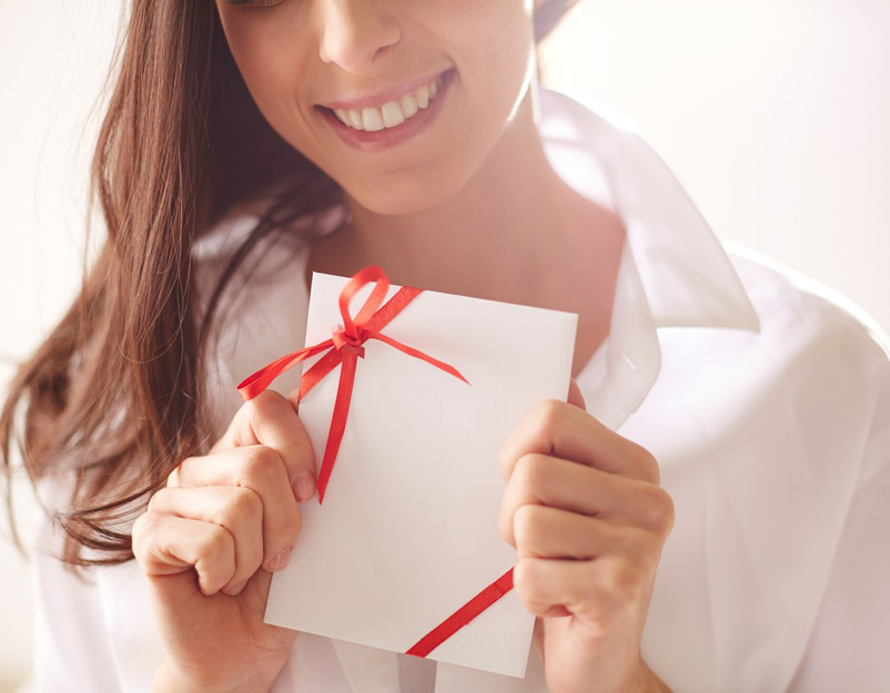 Преимущества бумажных подарочных сертификатов | Блог типографии «Бронепоезд».