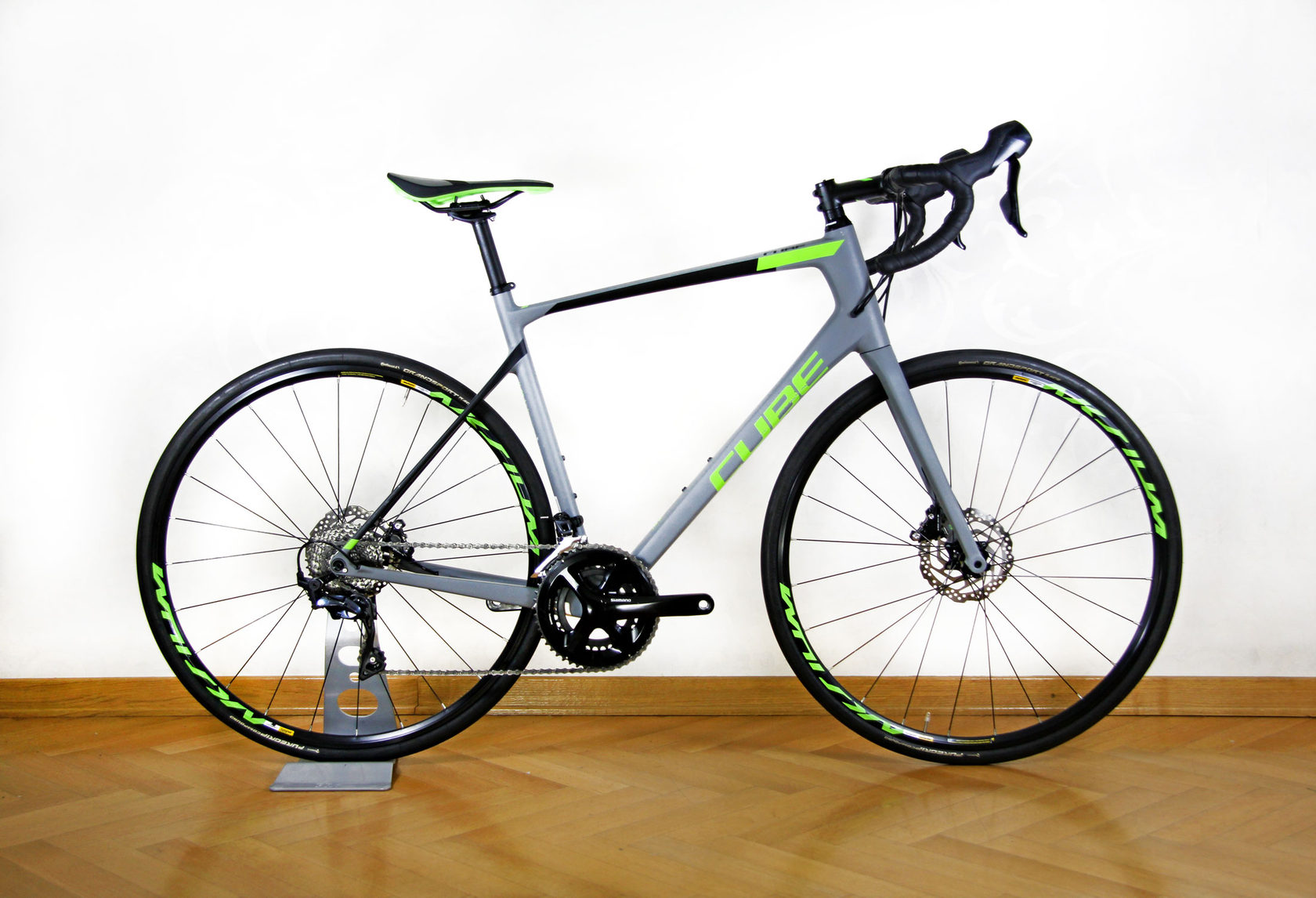 cube attain race disc