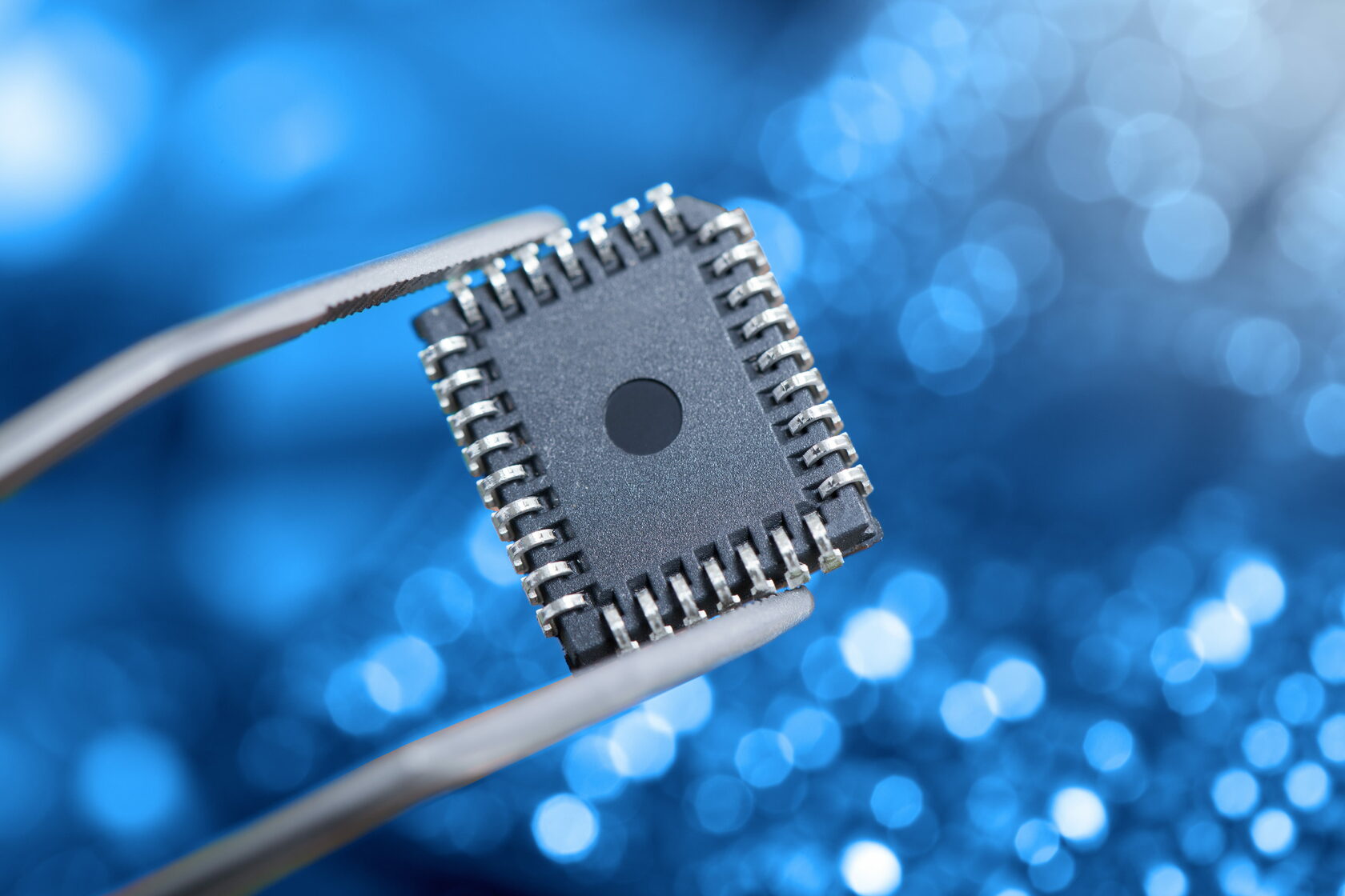 Микро и наноэлектроника. Нано чип микрочип. Микро чип spm65s112a. Микросхемы. Полупроводники микросхемы.
