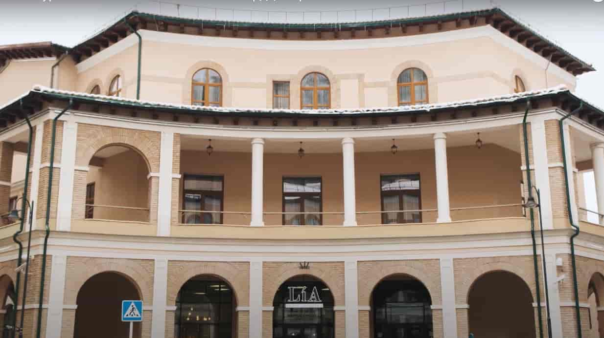 Натуральная косметика LíA, фасад