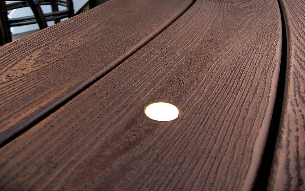 Light decking. Светильники в террасную доску. Встроенные светильники в террасную доску. Освещение для террасной доски. Светильник встроенный в террасную доску.