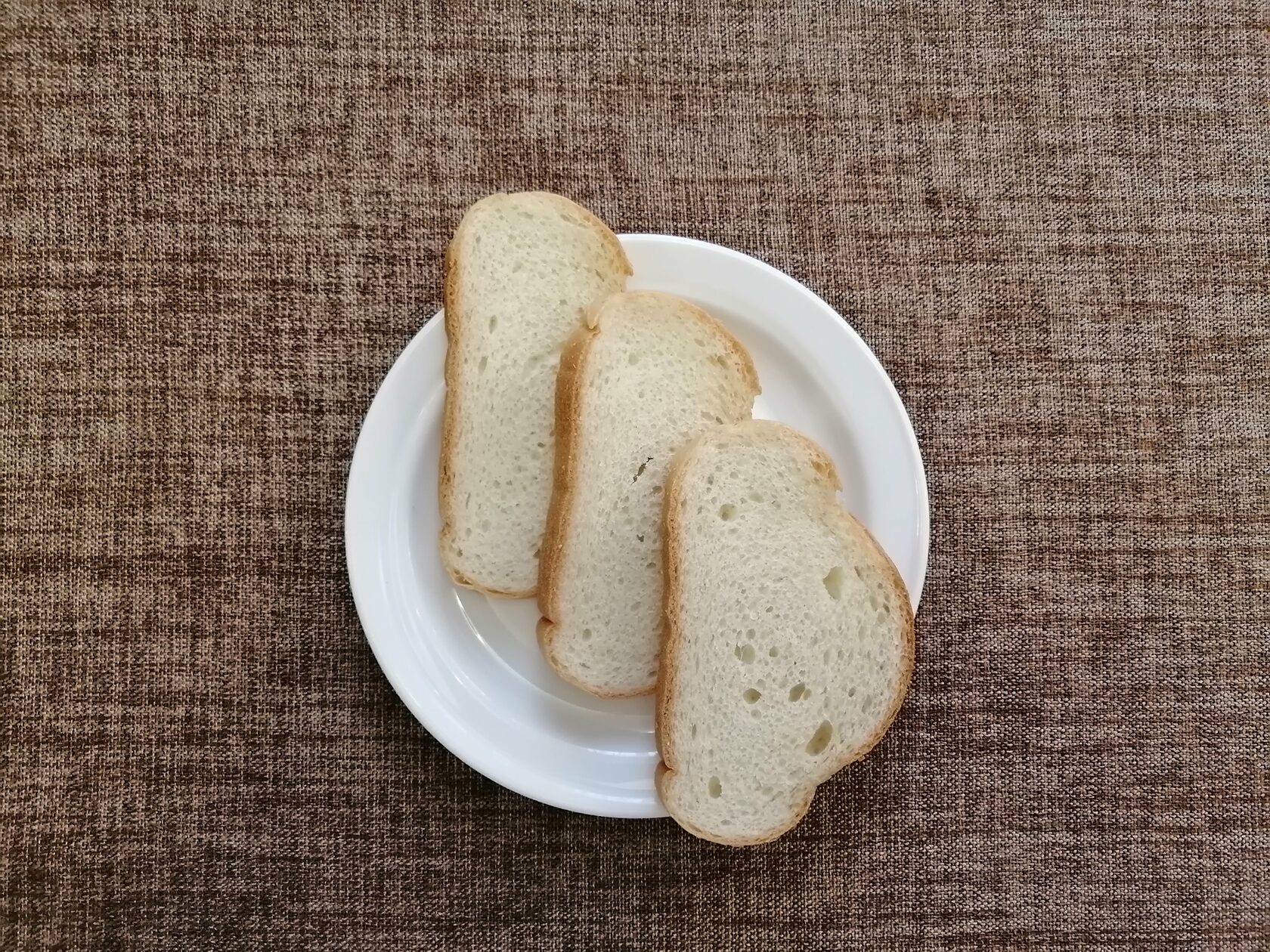 Белый хлеб с молоком рецепт. Белый хлеб. Хлеб со сгущенкой. Белый хлеб с молоком. Торт из белого хлеба.
