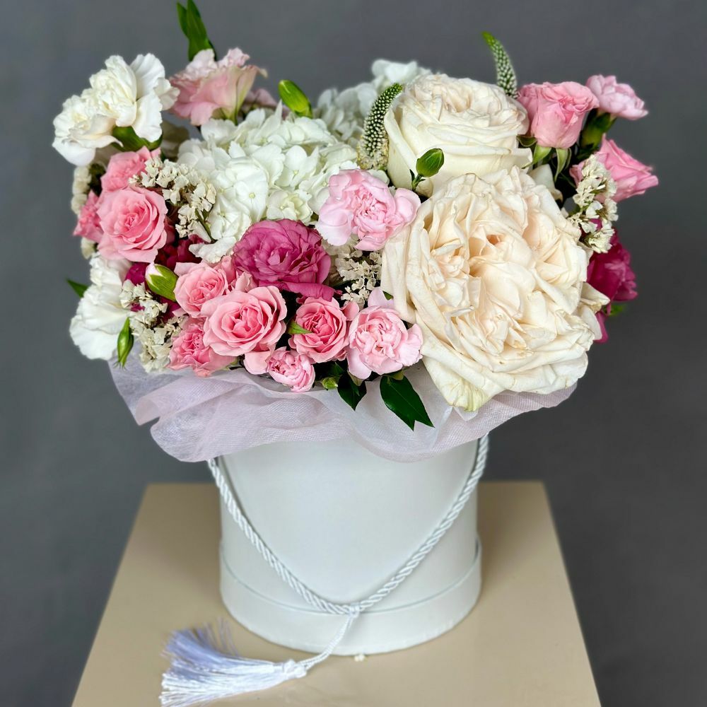 The Colored Rose Hat Box 2 in Oakland Park, FL | WJM Floral & Events