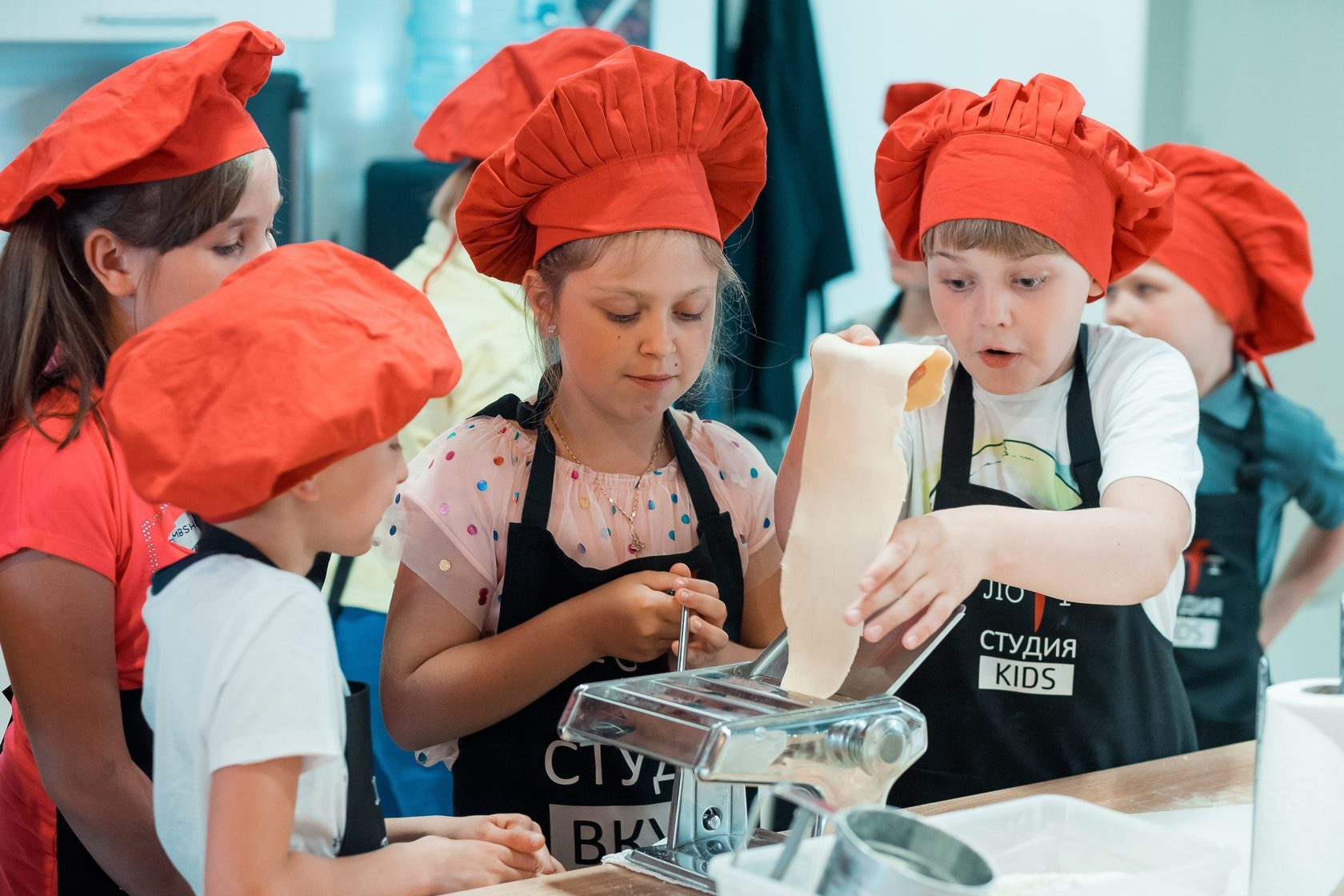 Паста итальянская кухня весело детский кулинарный мастер-класс для детей Томск праздник день рождения выпускной школьники малыши подростки готовят Студия вкуса &quot;Лофт&quot;