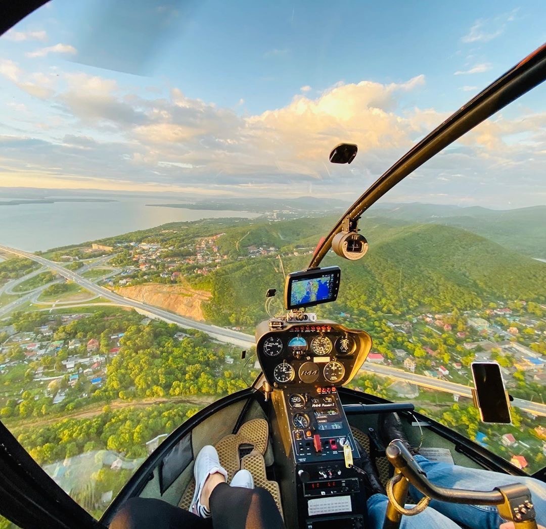 Высотный вид на Владивосток и бухты во время экскурсии от Vladivostok Helicopters