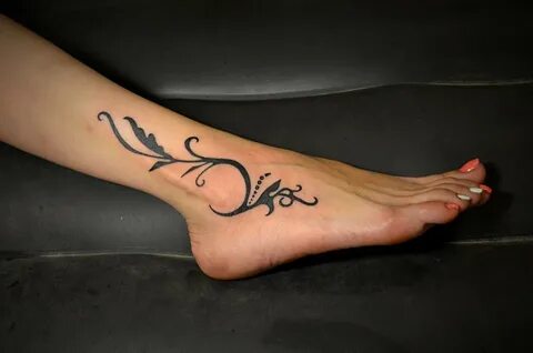 Значение татуировок на ноге для мужчин и для женщин