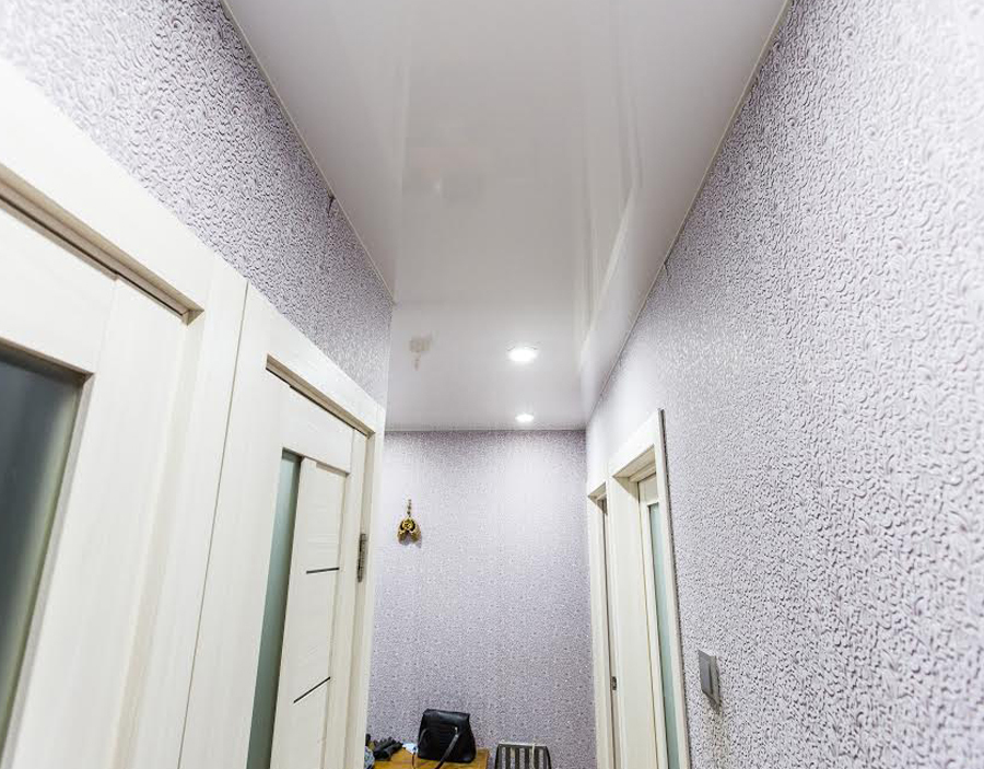 Двухуровневый матовый натяжной потолок с подсветкой