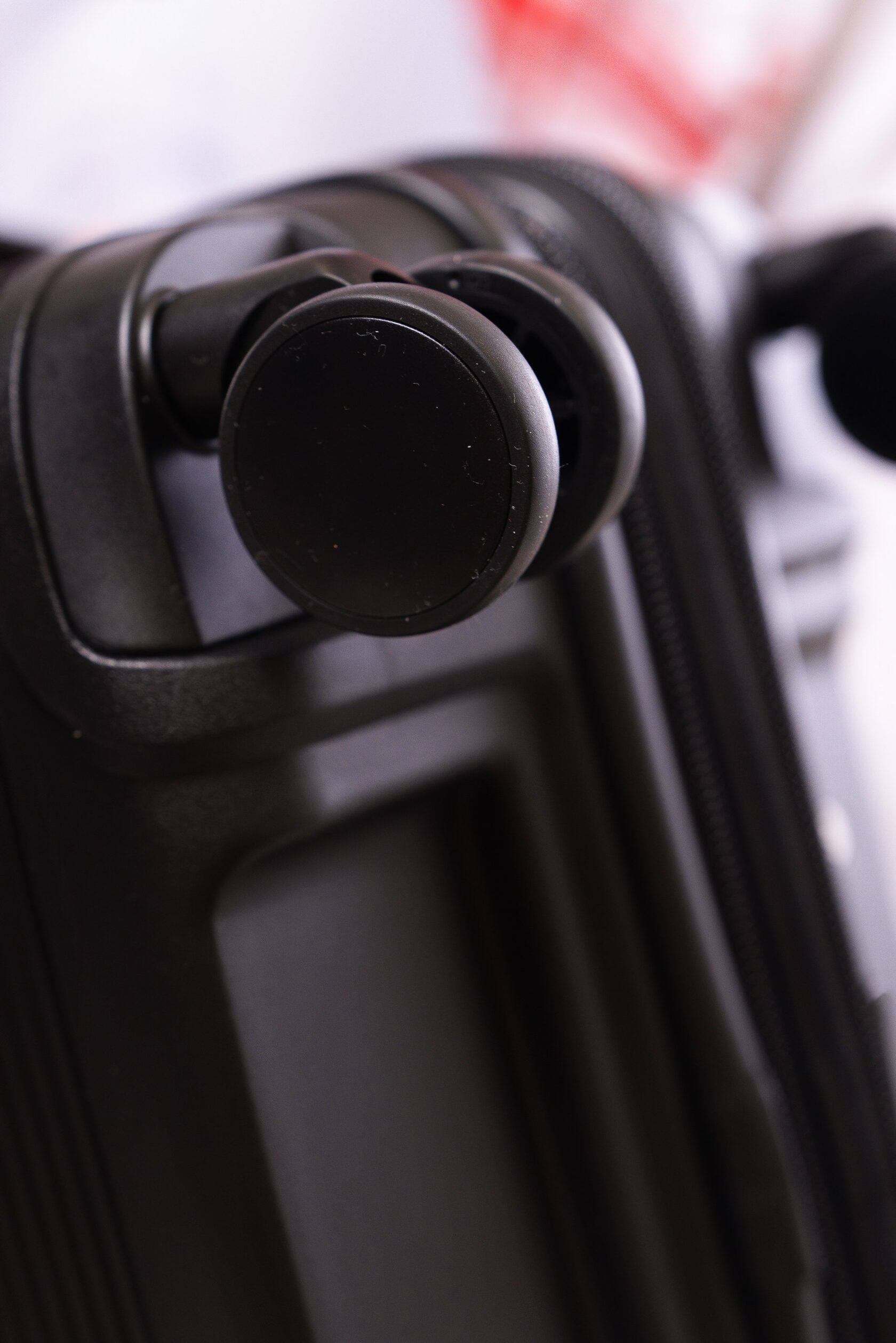 колеса чемоданов прочных