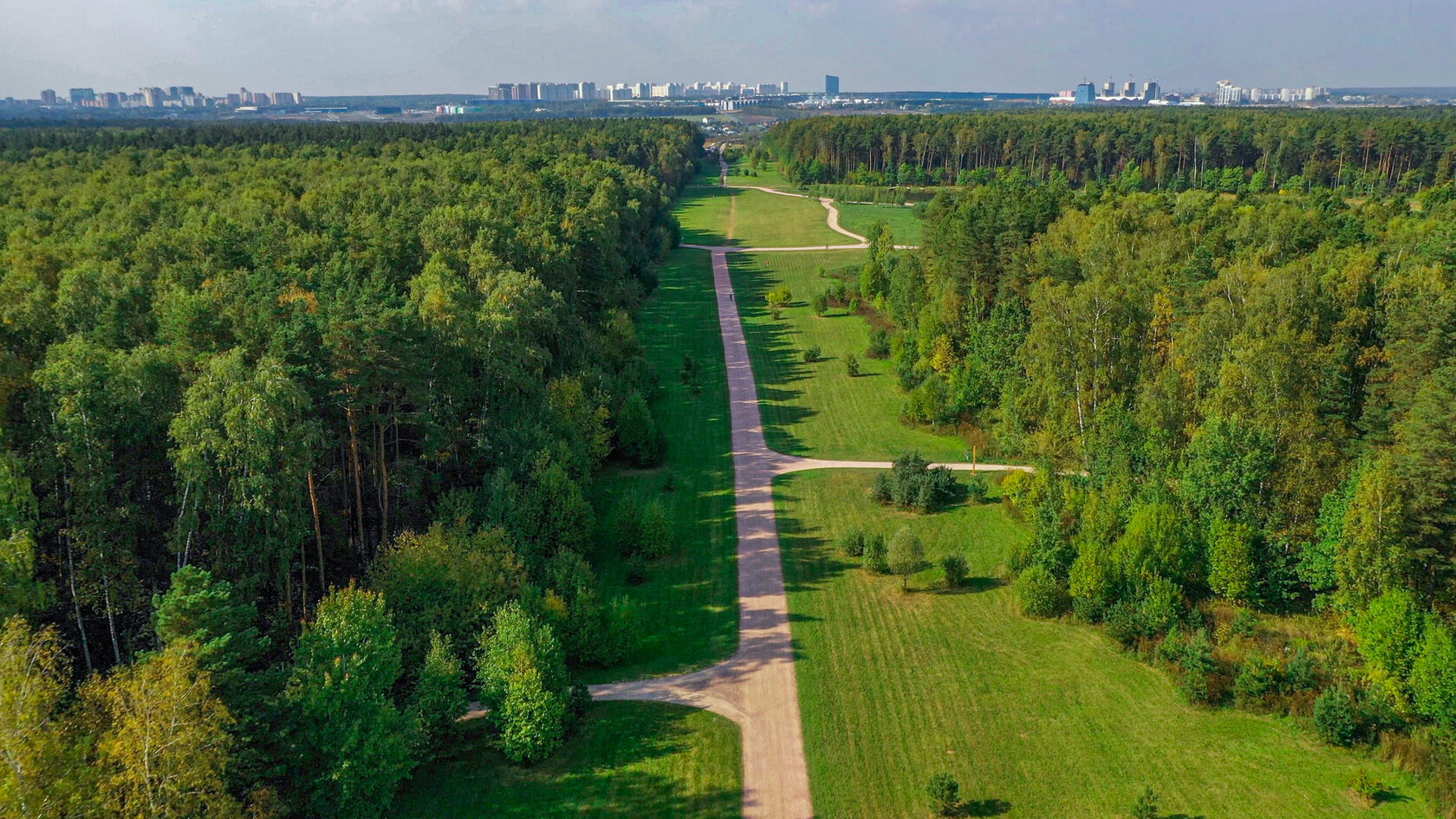 Мещерский парк прокат. Храм возле Мещерского парка. Мещерский парк детская площадка. Совхоз Мещерский. Мещерский парк лыжи.