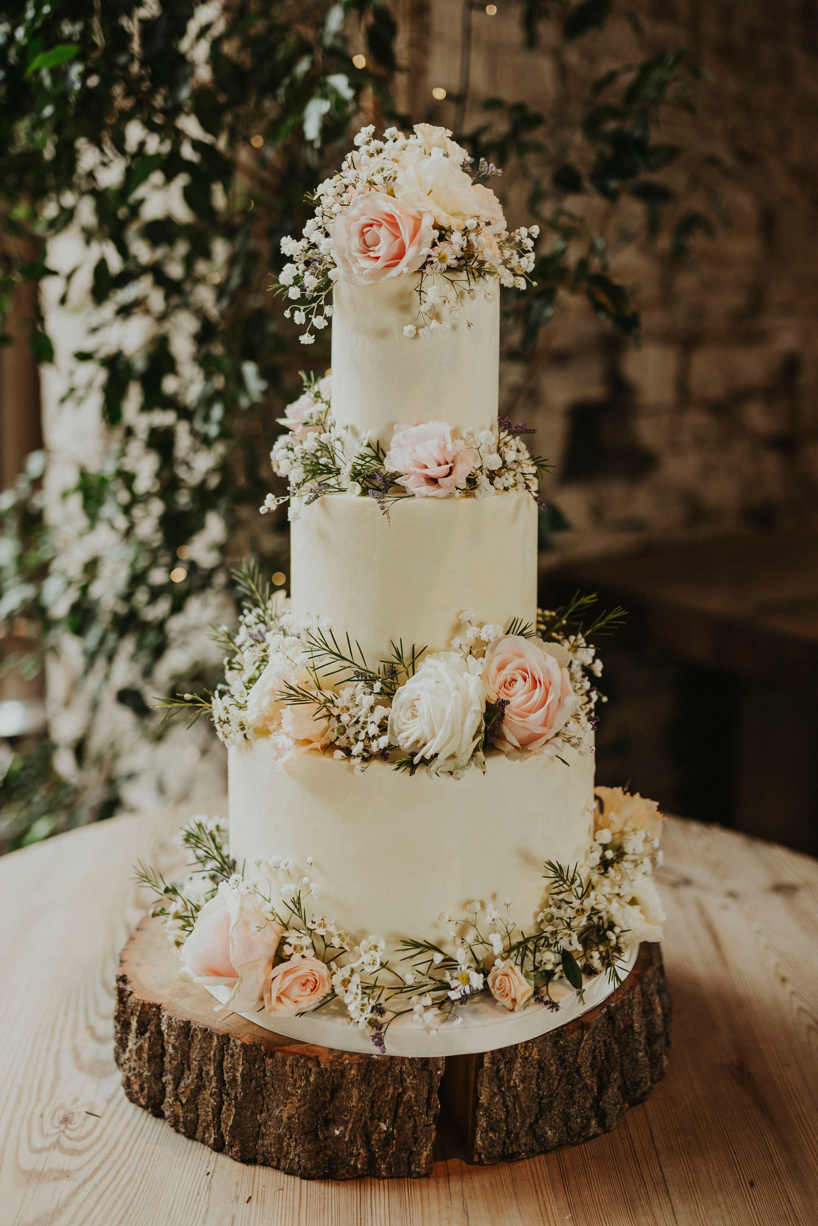 Wedding Cake Dubai, Online Best Wedding Cakes in UAE