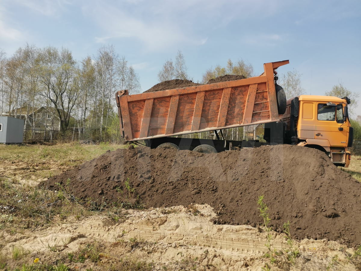 Купить чернозем с доставкой по цене за 1 куб. | Доставка чернозема на заказ  в Тюмени | Компания Ягал